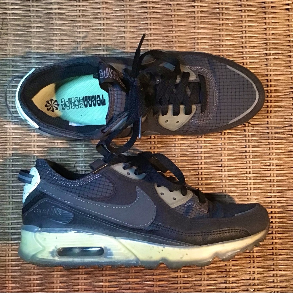 Nike AirMax Terrascape Sneakers (like new)